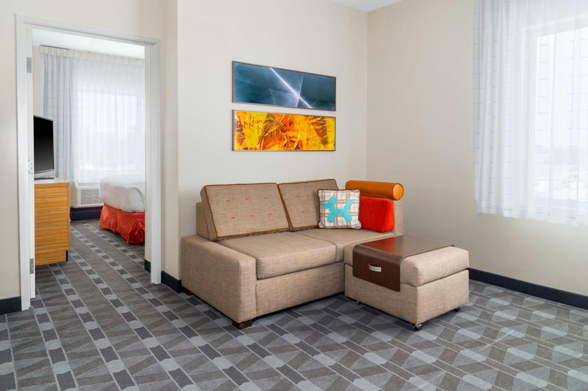 Towneplace By Marriott Detroit Hotel